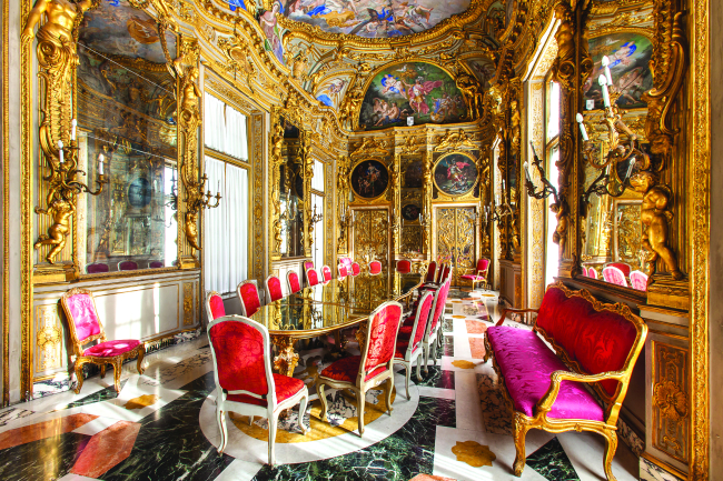 Breathe in the noble atmosphere of 42 Unesco World Heritage Palaces