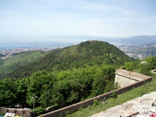 Le fortificazioni e le torri del levante: il parco Urbano dei forti