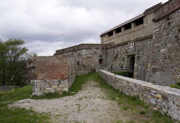 Fortifications and towers of eastern liguria: the parco Urbano dei forti