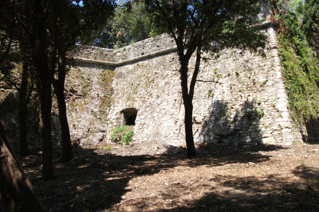 Der Parco Urbano delle Mura und die Festungen