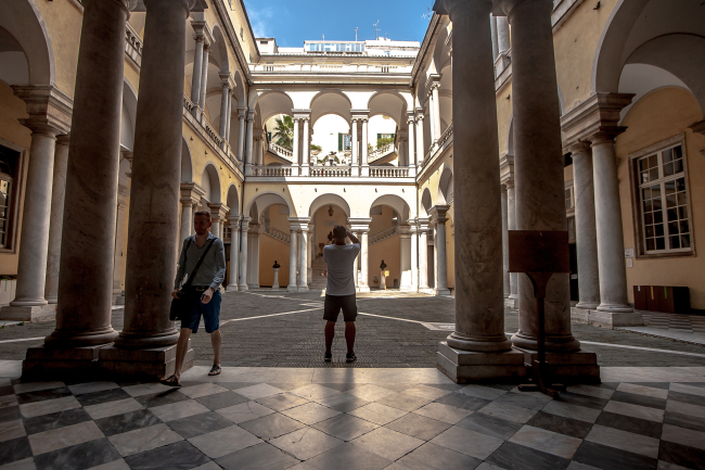 Via Garibaldi: eine Reise innerhalb dem UNESCO Weltkulturerbe „Rolli e Strade Nuove“
