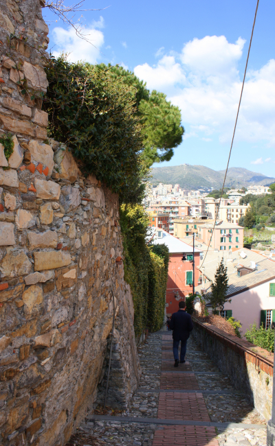 Генуя вертикальный город: от моря до гор в течение нескольких минут