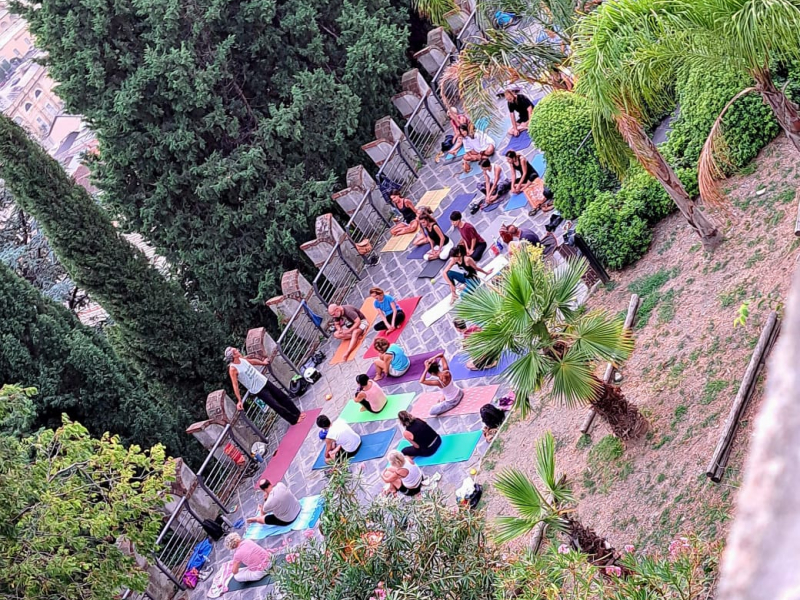Foto dell'evento Yoga d'estate a Castello D' Albertis