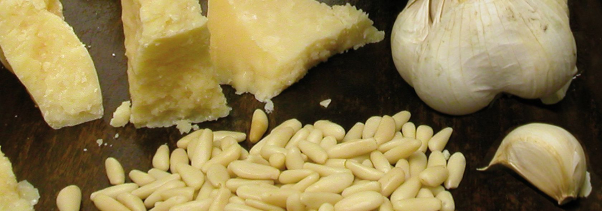 Salsa di pinoli (sarsa de pigneu)