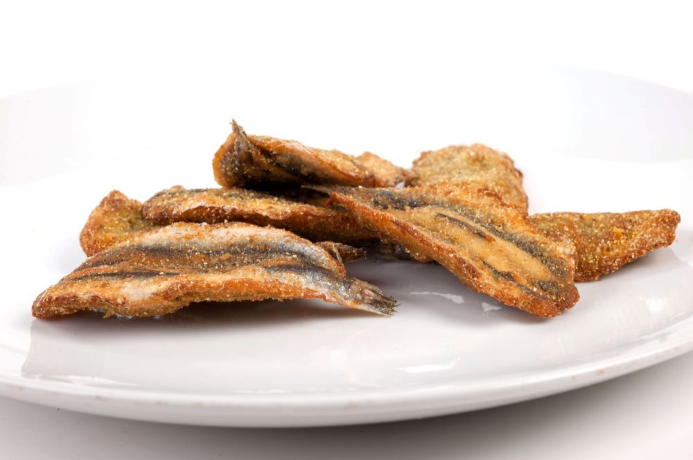 Acciughe impanate e fritte