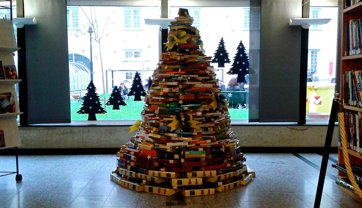 Albero di Natale coi libri 