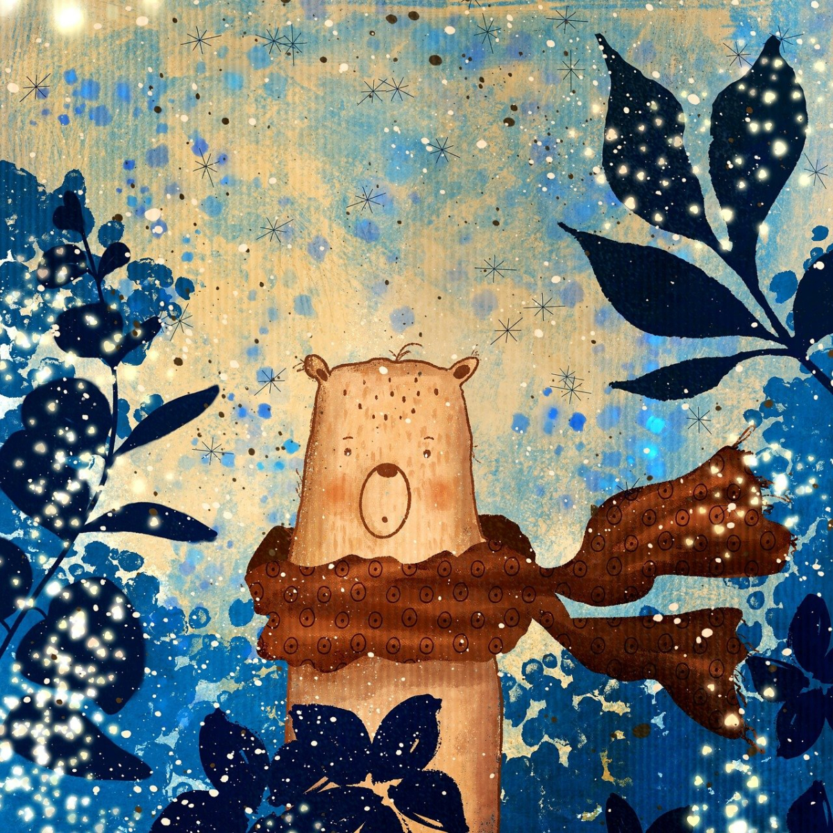Orsetto illustrato con sciarpa marrone, circondato da vegetazione stilizzata blu e da elementi brillanti e nevosi. 