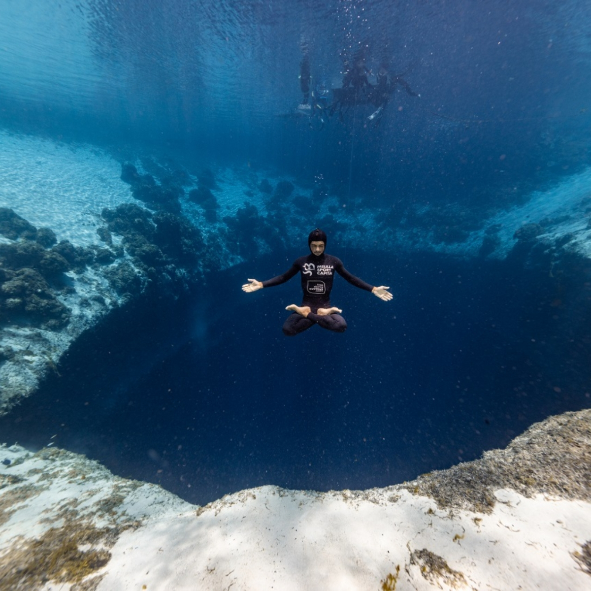 Davide-Blue-Hole-1270x1270 