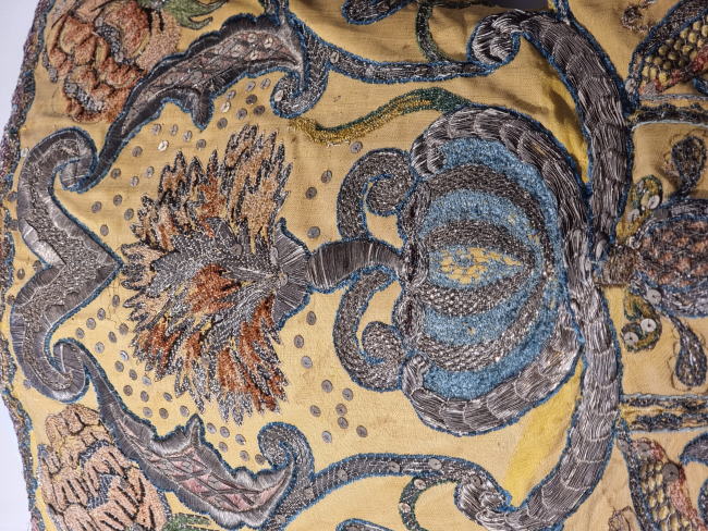 "Trionfo di virtù" - Ricami occidentali e orientali delle Raccolte genovesi