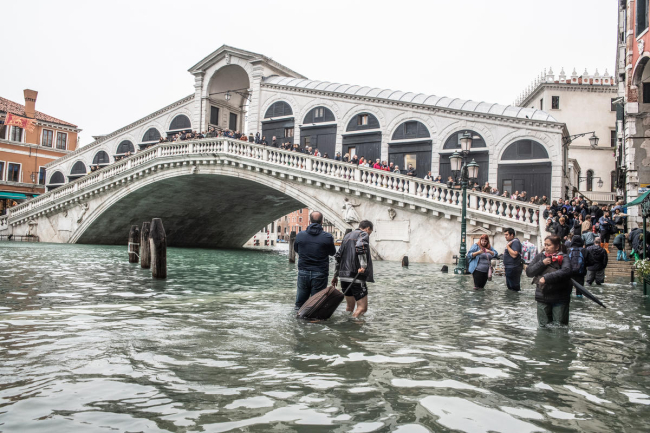 Vento, caldo, pioggia, tempesta. Istantanee di vita e ambiente nell'era dei cambiamenti climatici