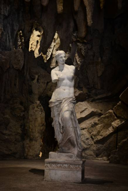 #uMANItà: quadri all'asta per la Venere