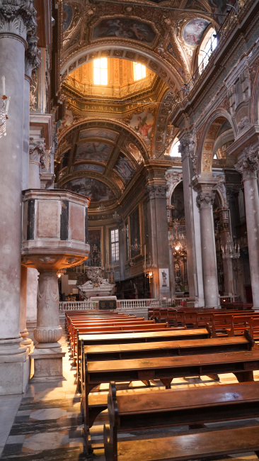 Basilica di Santa Maria delle Vigne 4