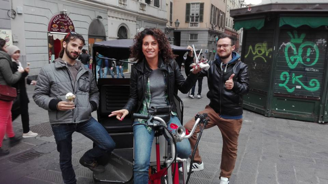 TreeCycle - The Old Town of Genoa by electric pedicab 
