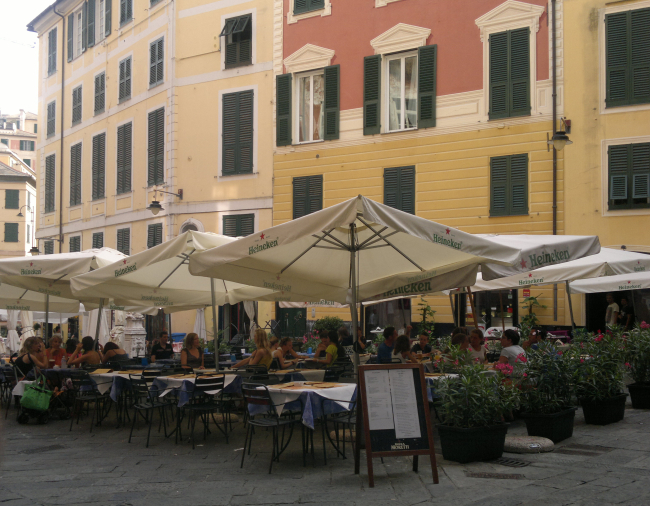La Movida all’aperto di Genova: dehors e aperitivi sul mare