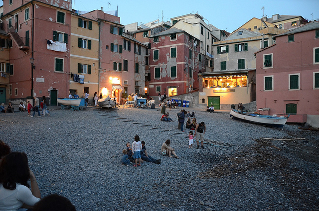 КОРСО (ПРОСПЕКТ) ИТАЛИА И БОККАДАССЕ