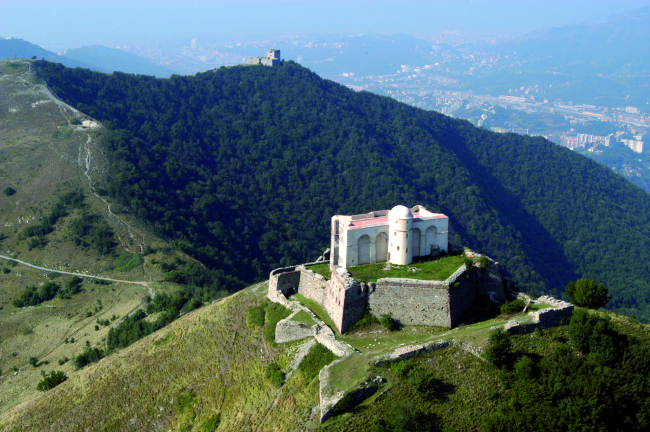 Une beauté vertigineuse entre mer et montagne
