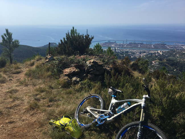 Traversata Acquasanta – Pegli (a piedi o mountain-bike) 