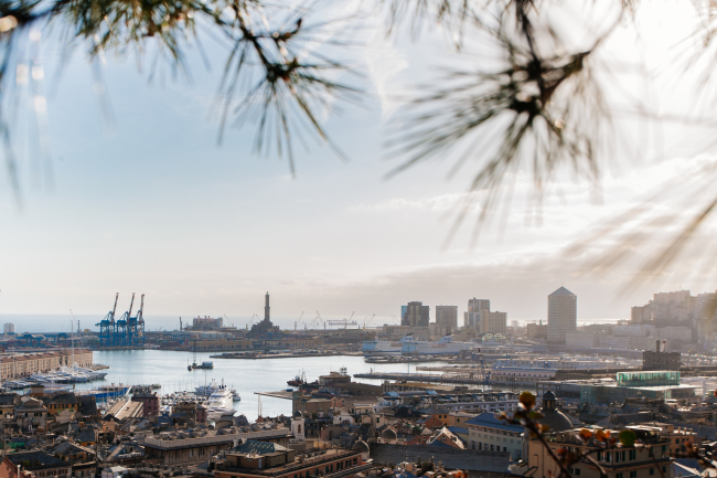 Генуя вертикальный город: от моря до гор в течение нескольких минут