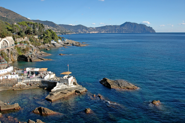 Pasear por arrabales y parques sintiendo la brisa del mar