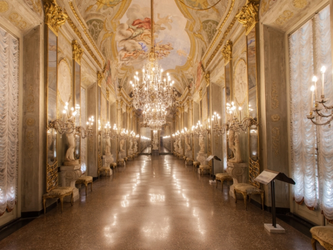 Respirare la nobiltà dei 42 Palazzi Patrimonio Unesco!