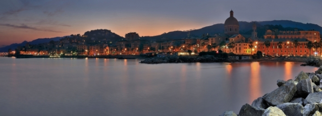 Pasear por arrabales y parques sintiendo la brisa del mar