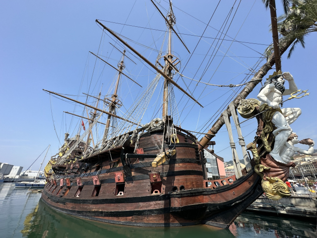 Il Galeone Neptune ritorna al Porto Antico dopo il restauro