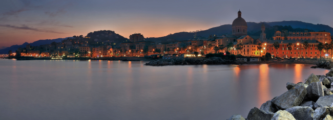 Passeggiare per borghi e parchi nella brezza di mare!