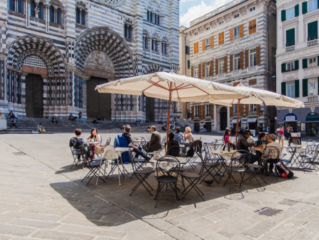 Perderse entre callejas medievales y antiguas tiendas