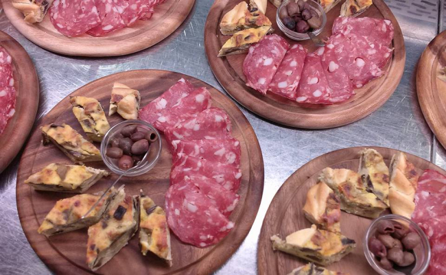 From the “happy hour” to the coking experience…. An occasion for everybody