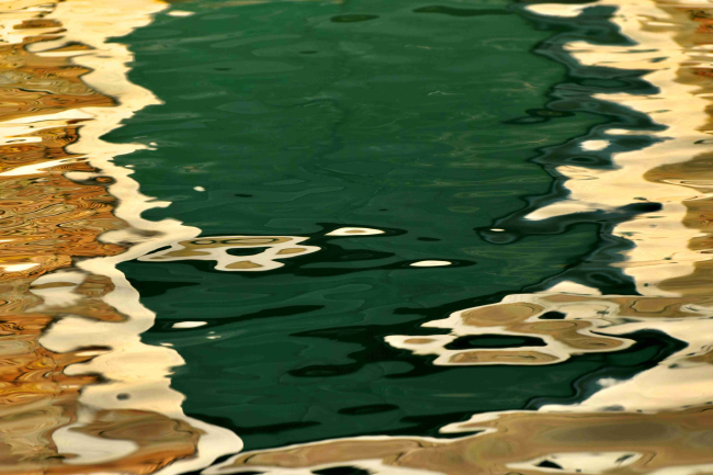 Panta Rei – La danza della luce sull’acqua