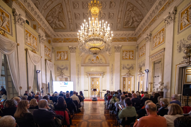 DIAOLGHI Palazzo Reale Genova_Salone da ballo @Max Valle