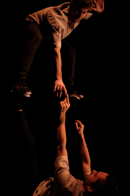 CIRCUMNAVIGANDO - Carré de Je - Kirn compagnie - credit Zacharie Bouganim_2