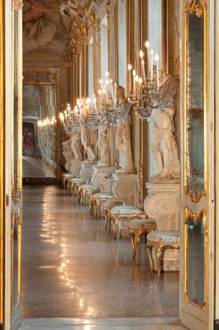 Palazzo-Reale-di-Genova_Galleria-degli-Specchi-799x1200
