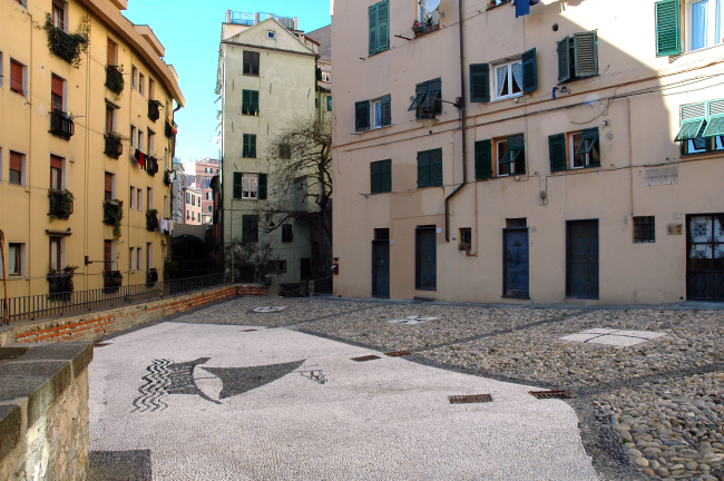 Veduta di piazza Campopisano